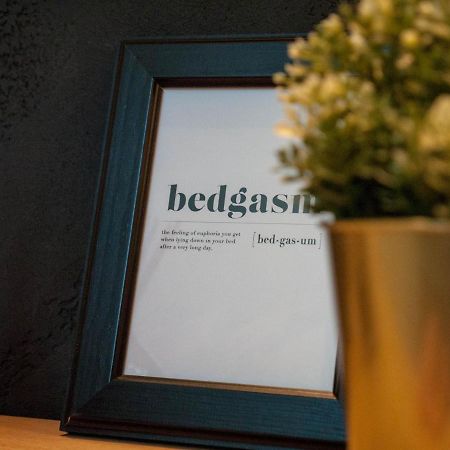 Отель Bed Milano Linate Экстерьер фото