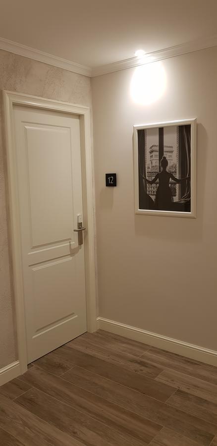 Отель Bed Milano Linate Экстерьер фото