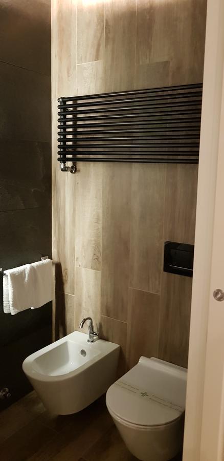 Отель Bed Milano Linate Экстерьер фото