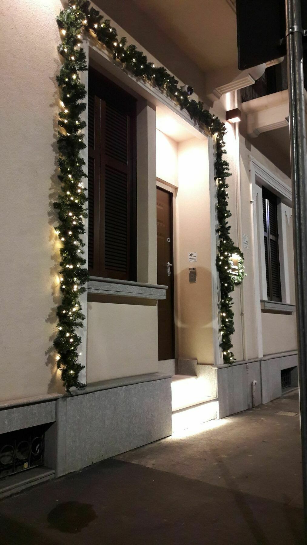 Отель Bed Milano Linate Экстерьер фото