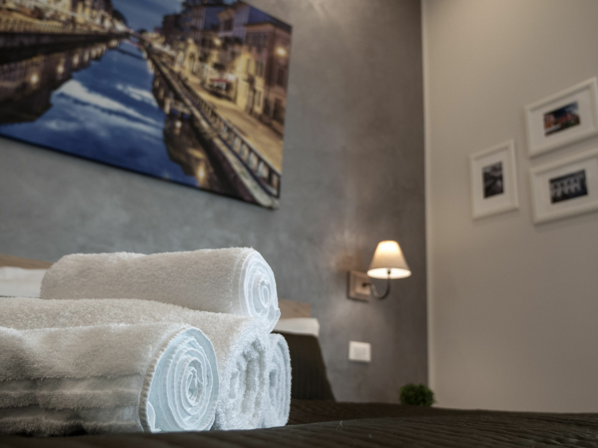 Отель Bed Milano Linate Экстерьер фото