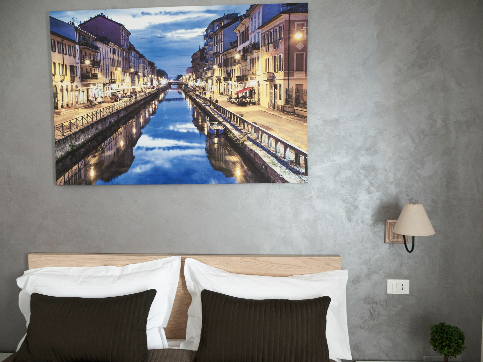 Отель Bed Milano Linate Экстерьер фото